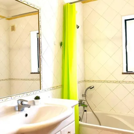 Edificio Marina Pateo Αλμπουφέιρα